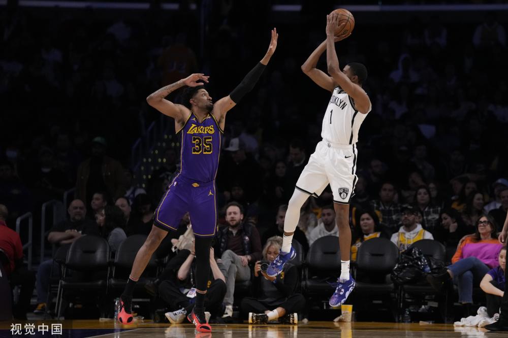 相比於男子 相比於男子